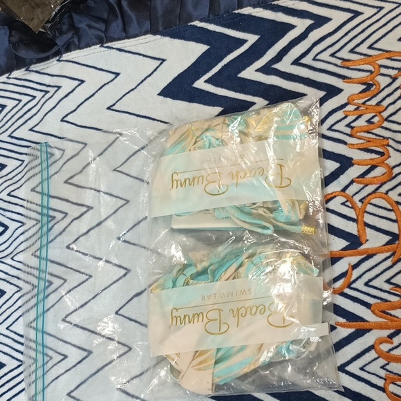 Beach Bunny Fine Lines Brand New Swimsuit - Picture 11 of 11